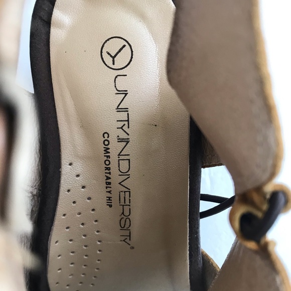 Unity in Diversity® Shasta Daisy Leather Sandals - Picture 12 of 12